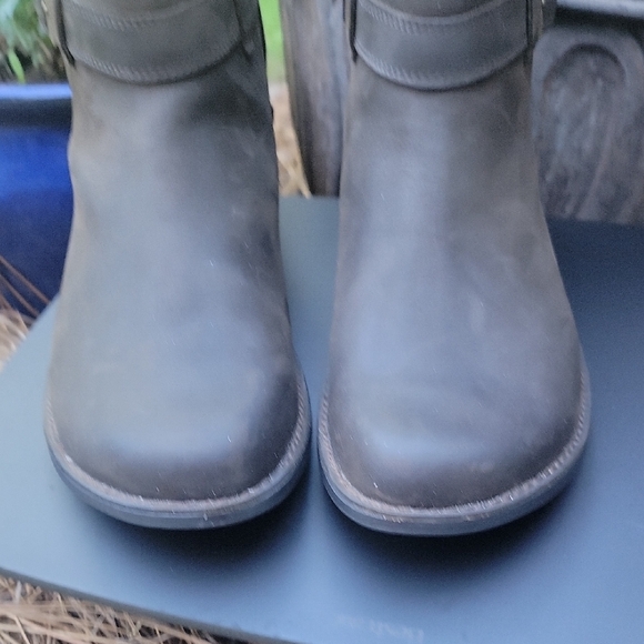 Merrell Chocolate Ankle Boots with Strap - Picture 4 of 10